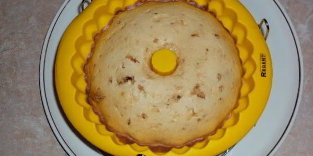 кекс с халвой и апельсиновой глазурью