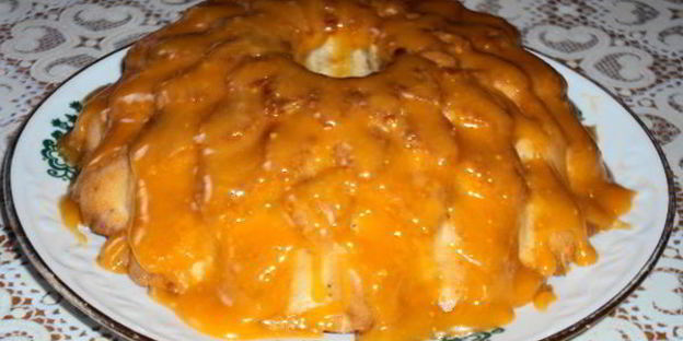 кекс с халвой и апельсиновой глазурью