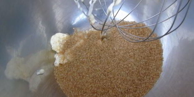 кекс с семенами черного кунжута