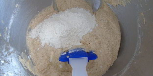 кекс с семенами черного кунжута