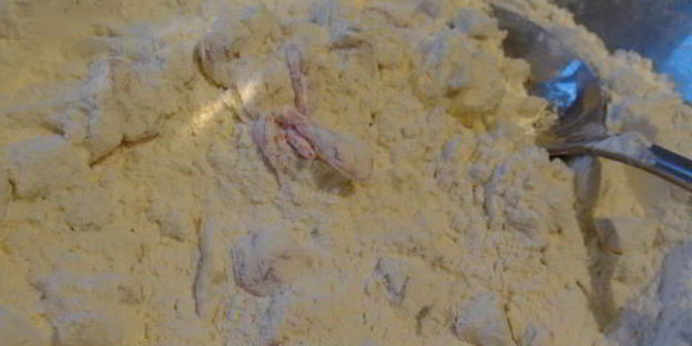 кексы из белого шоколада и вяленых мандарин