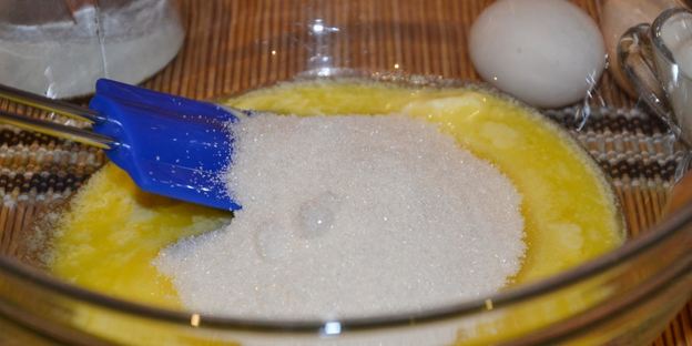 кексы из песочного теста с изюмом