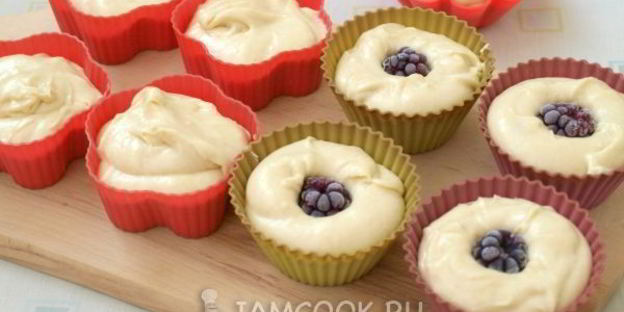 кексы на молоке в силиконовых формочках