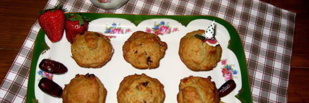 Кексы постные из авокадо с финиками