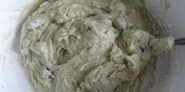 кексы постные из авокадо с финиками