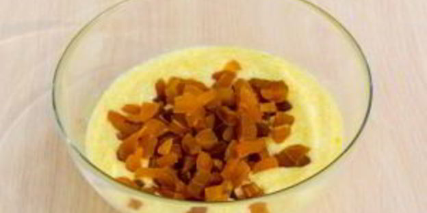 кексы с курагой и кукурузной мукой