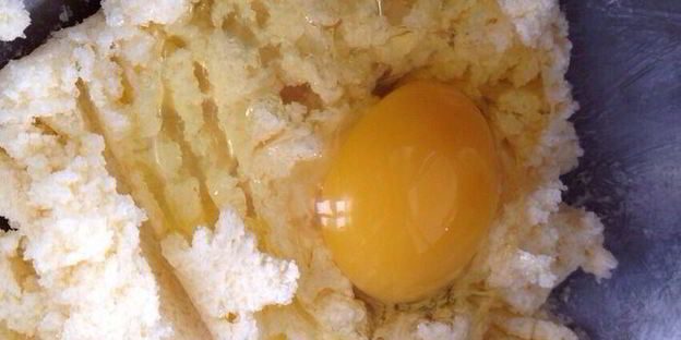 кокосовый кекс с вишней