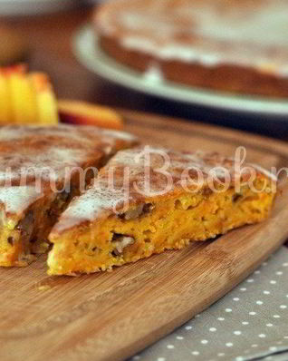 Морковный кекс с орехами