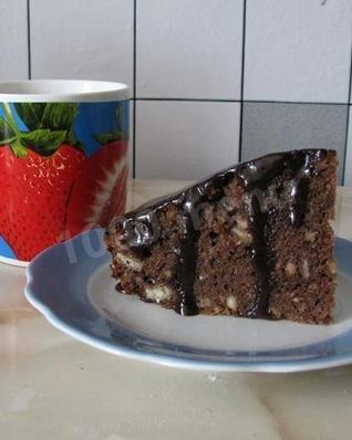 Шоколадный кекс с арахисом