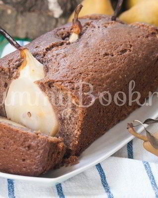 Шоколадный кекс с грушами