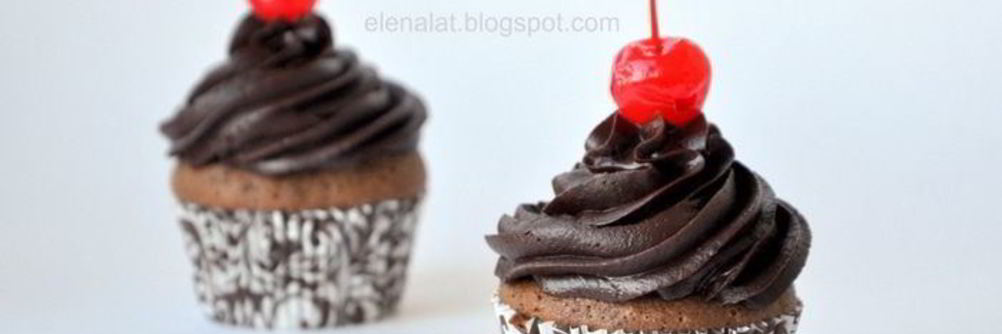 Шоколадные капкейки с грецким орехом с кусочками шоколада