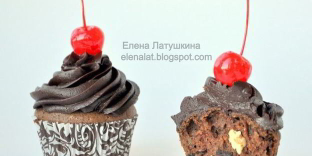 шоколадные капкейки с грецким орехом с кусочками шоколада