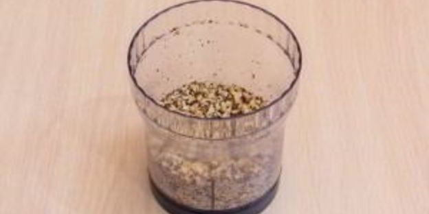 шоколадные кексы с бананами и фундуком