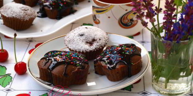 шоколадные кексы с вишней