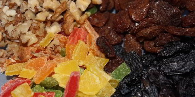 штоллен с сухофруктами и марципаном