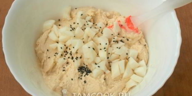 яблочный кекс с кунжутом