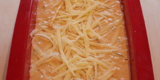 закусочный кекс с оливками, пармезаном и розмарином