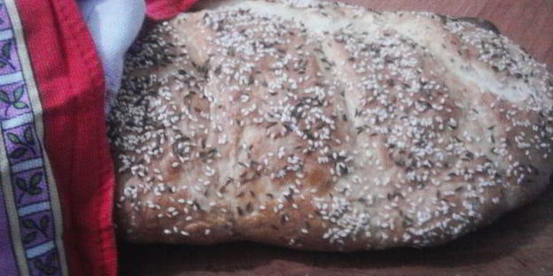 домашний хлеб с кунжутом и тмином