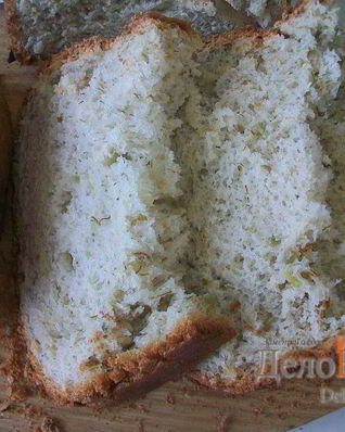 Хлеб белый с чесноком и зеленью