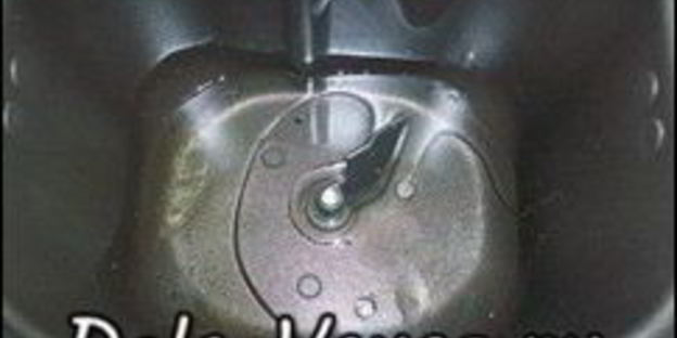 хлеб белый с чесноком и зеленью