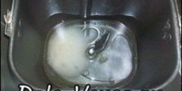 хлеб белый с чесноком и зеленью