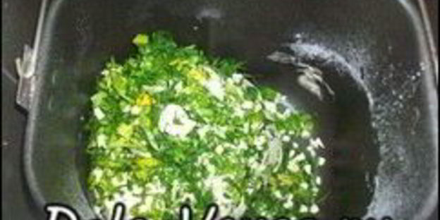 хлеб белый с чесноком и зеленью