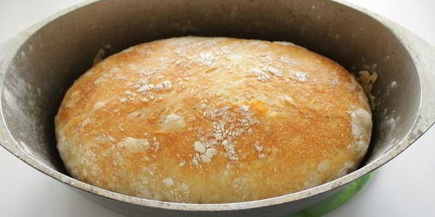 хлеб без замеса в чугунке