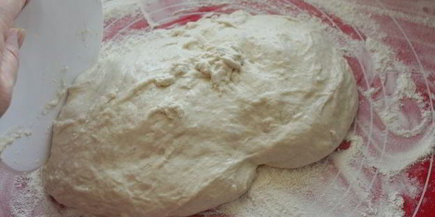 хлеб без замеса в чугунке