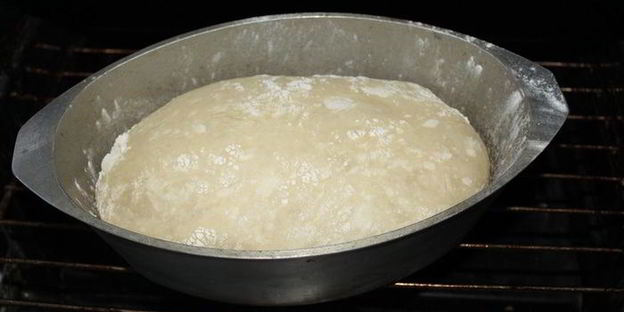 хлеб без замеса в чугунке