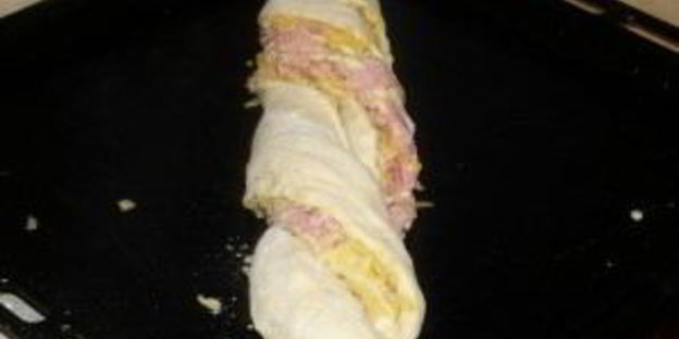 хлеб с колбасой и сыром в хлебопечке