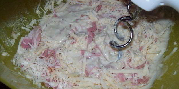 хлеб с сыром и ветчиной