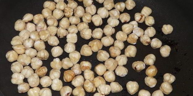 сдобный хлеб с фундуком