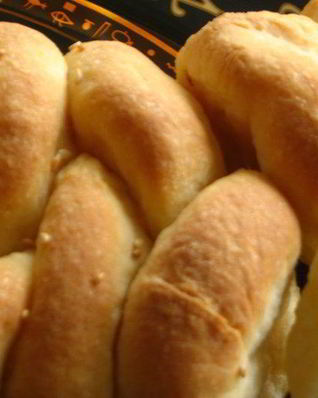 Сербский хлеб Погачице на топленом молоке