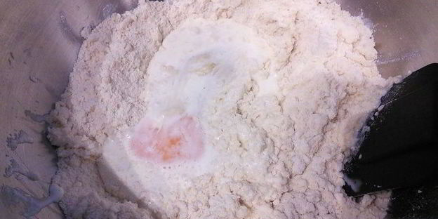 сконы с белым шоколадом и вяленой вишней