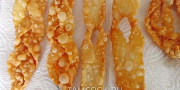 хворост на желтках