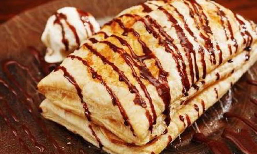 Рецепт конвертиков из слоеного теста с мороженым