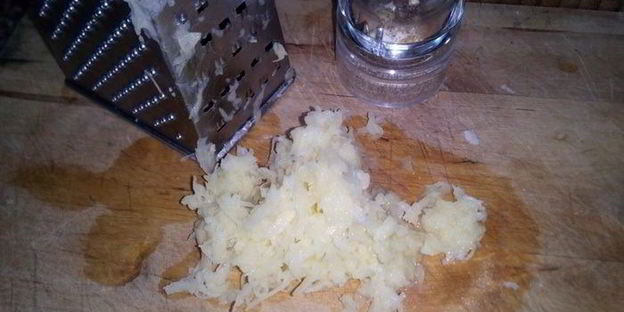 блинчики-лепешки из кабачков с майораном