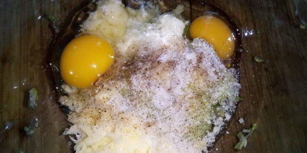 блинчики-лепешки из кабачков с майораном