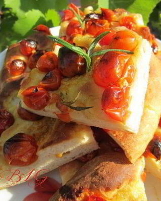 Фокачча на картофельном тесте с черри