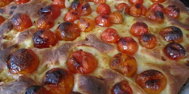 фокачча на картофельном тесте с черри