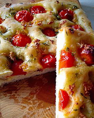 Фокачча с помидорами черри