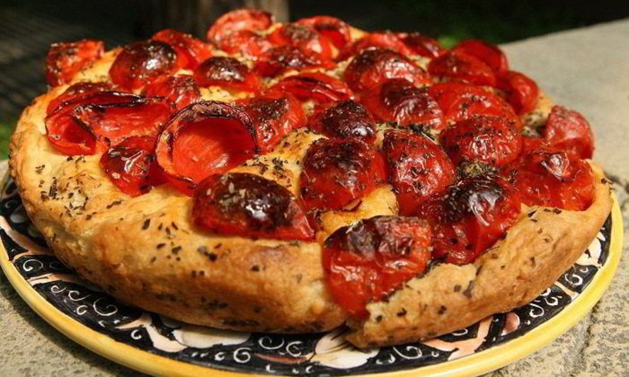 Рецепт фокаччи с помидорами и базиликом