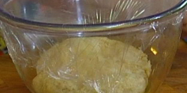 фокачча с помидорами и базиликом