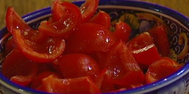 фокачча с помидорами и базиликом