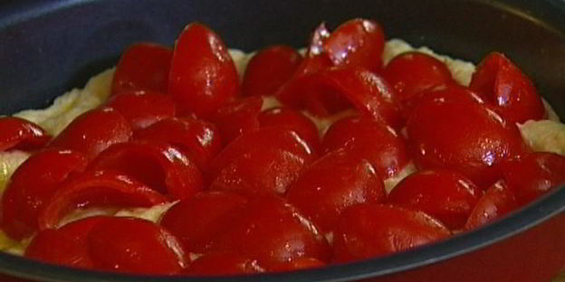 фокачча с помидорами и базиликом