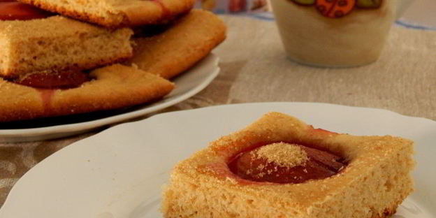 фокачча со сливами