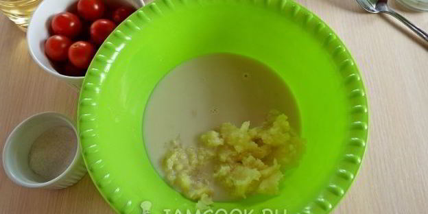 картофельные лепешки с черри и травами