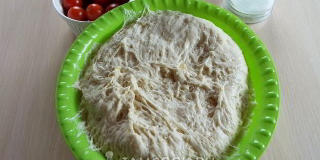 картофельные лепешки с черри и травами