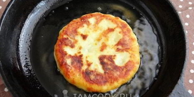 картофельные лепешки со шпинатной начинкой