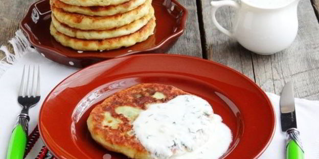 картофельные лепешки со шпинатной начинкой